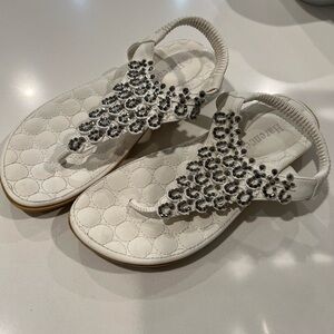 Super cute little sandals for being fancy